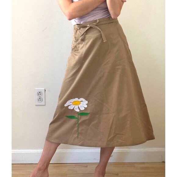 Vintage 60s/70s John Gate Wrap Tan Skirt with Daisy Flower Embroidery Applique - Picture 4 of 12